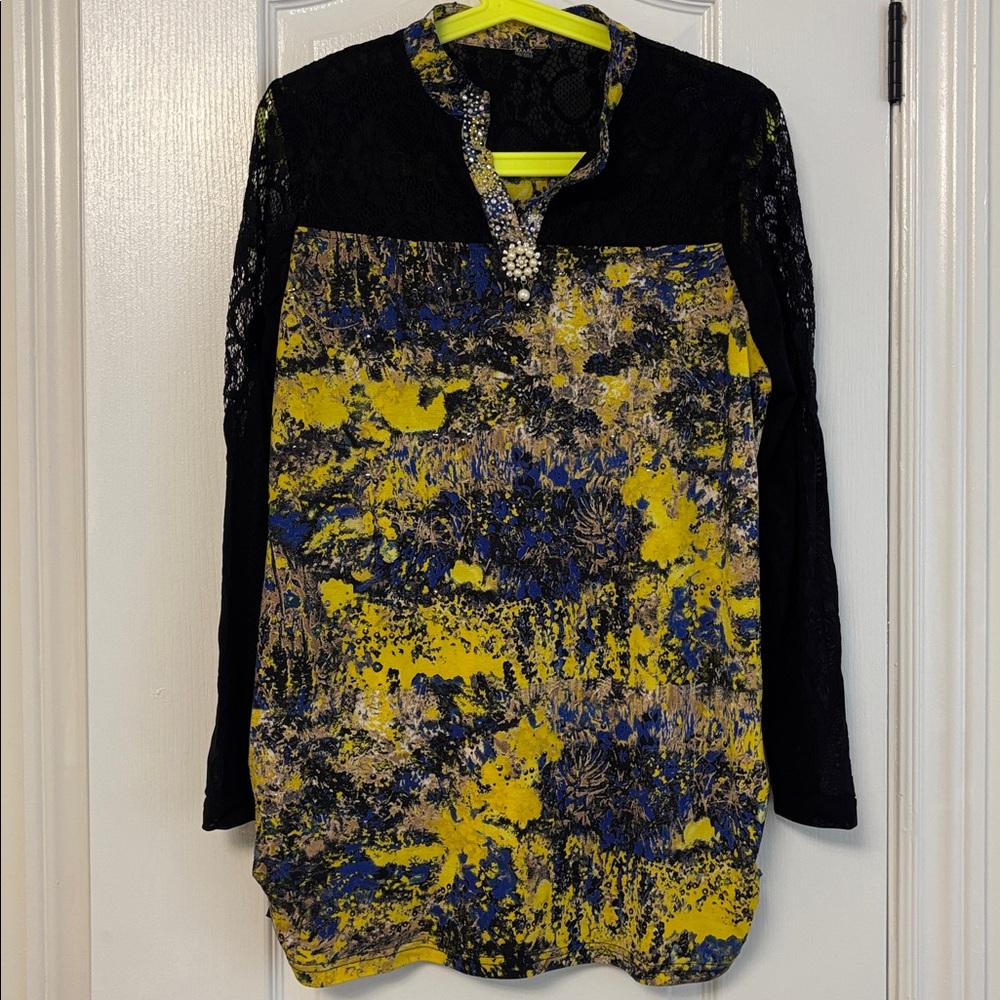 NWOT Women’s 3/4 sleeve top with lace details size large